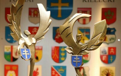 Zdjęcie do Zasłużony dla Powiatu Kieleckiego i Honorowy Obywatel Powiatu Kieleckiego - Zgłoszenia do końca sierpnia!